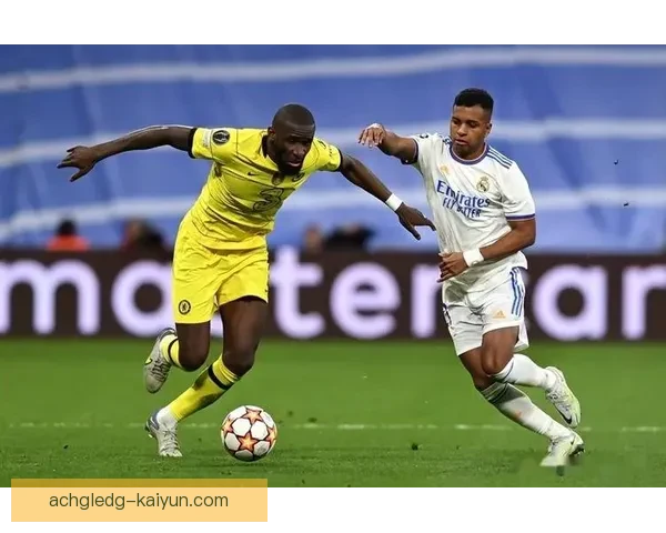 米利唐与吕迪格搭档表现稳健，为球队防线增添竞争力